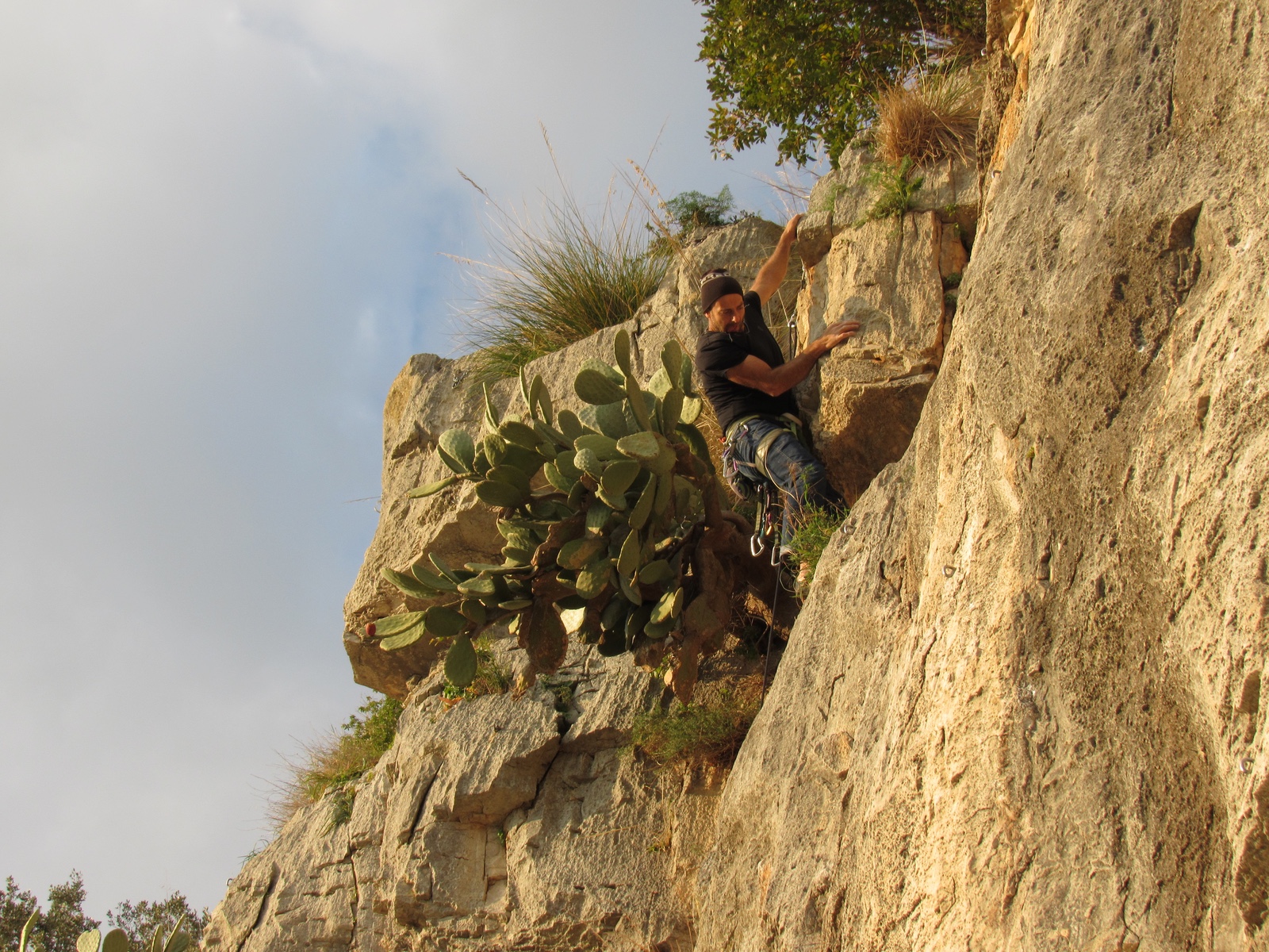 Gianluca Di Benedetto on Betty blu (6b)