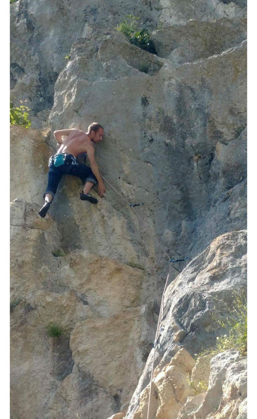 Piero D'Amico at the crux of Quando il cielo ride (6b)