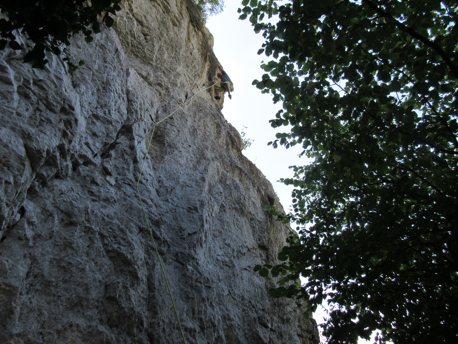 Ermanno Busetti su Pulce pelosa (5c+/6a)