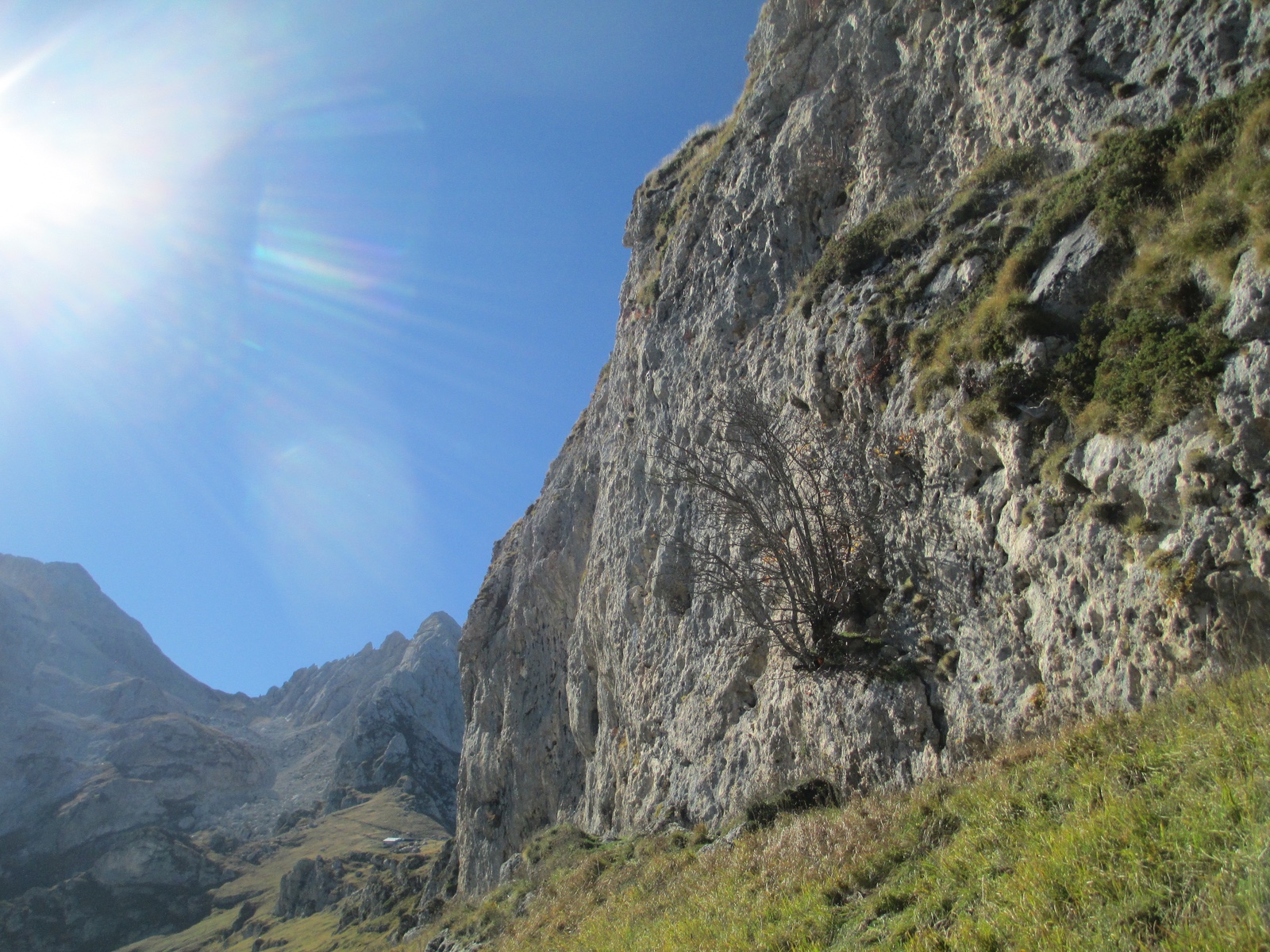 The Arapietra rockwall