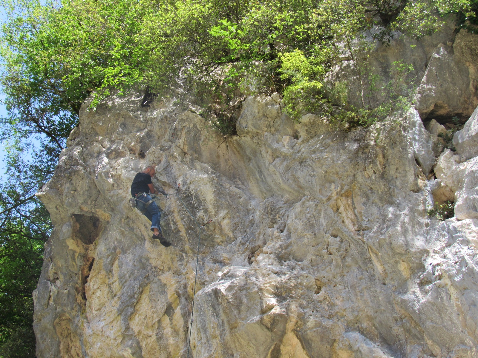 Gianluca Di Benedetto on Piazza la Bomba (6b)