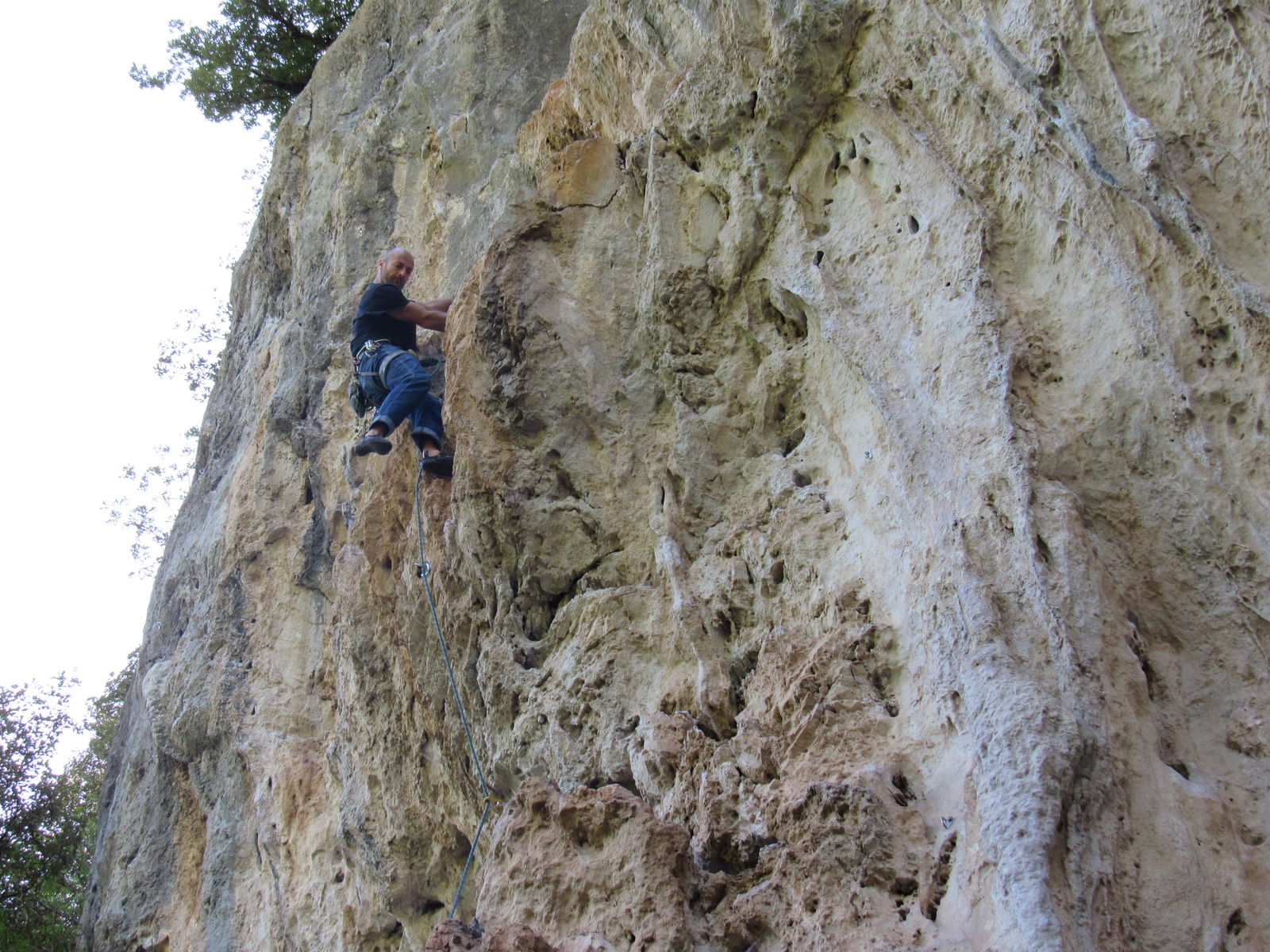 Gianluca Di Benedetto on Primula Rossa (6b)