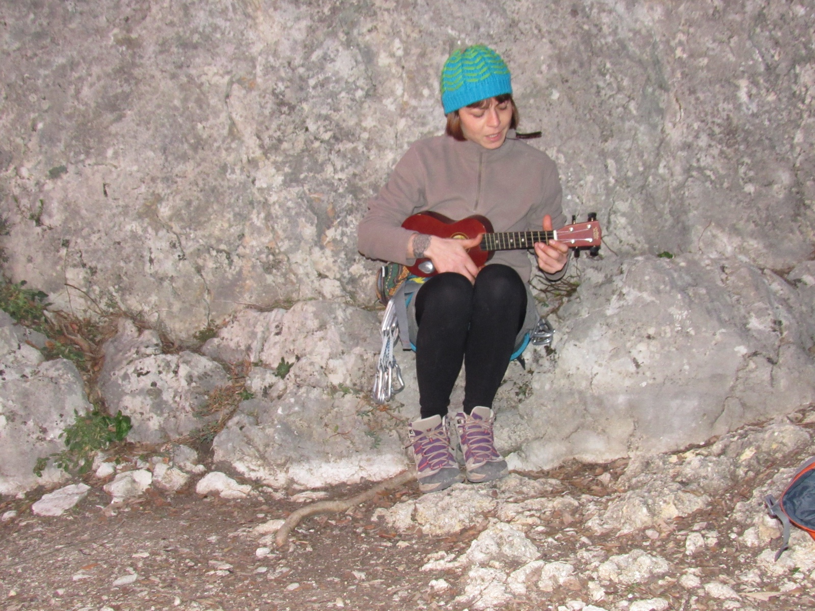 Pale. Roberta playing the ukelele