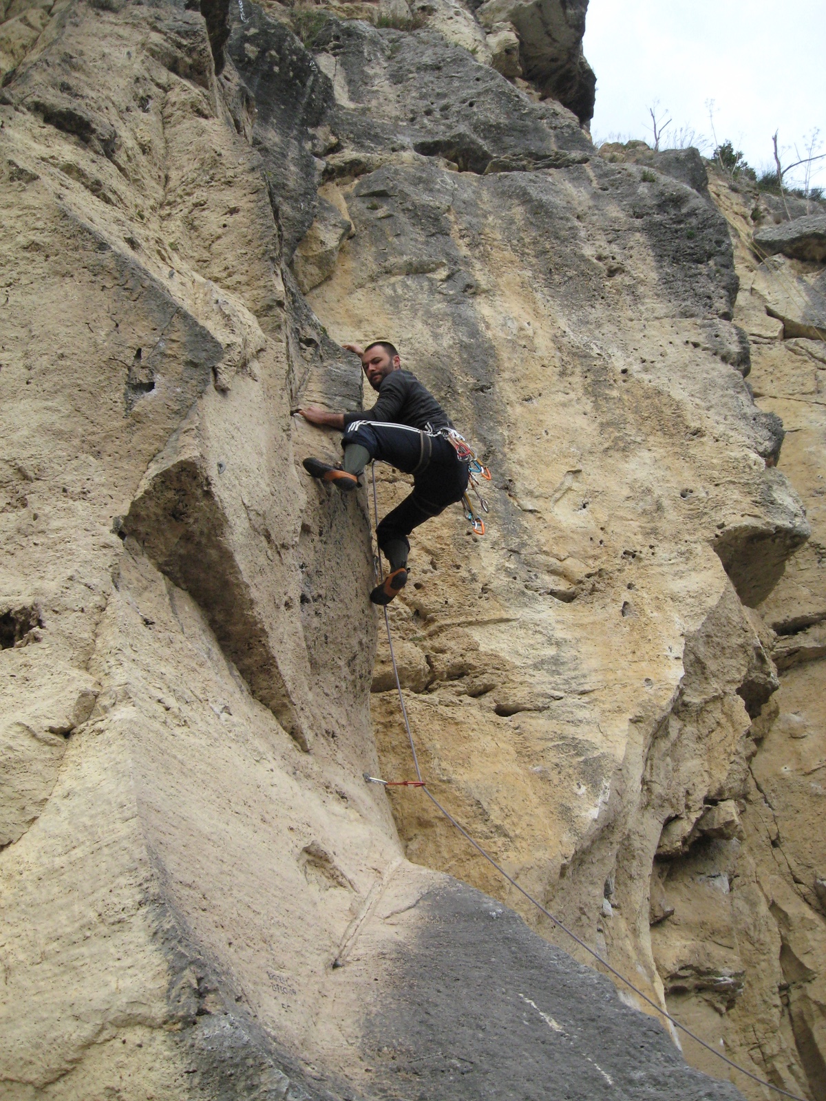 Stefano Marini on the first pitch of Highlander (6a+)