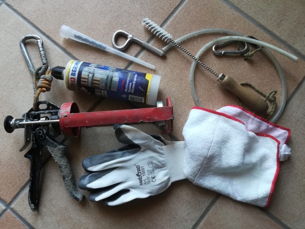 Glue-in bolts gear