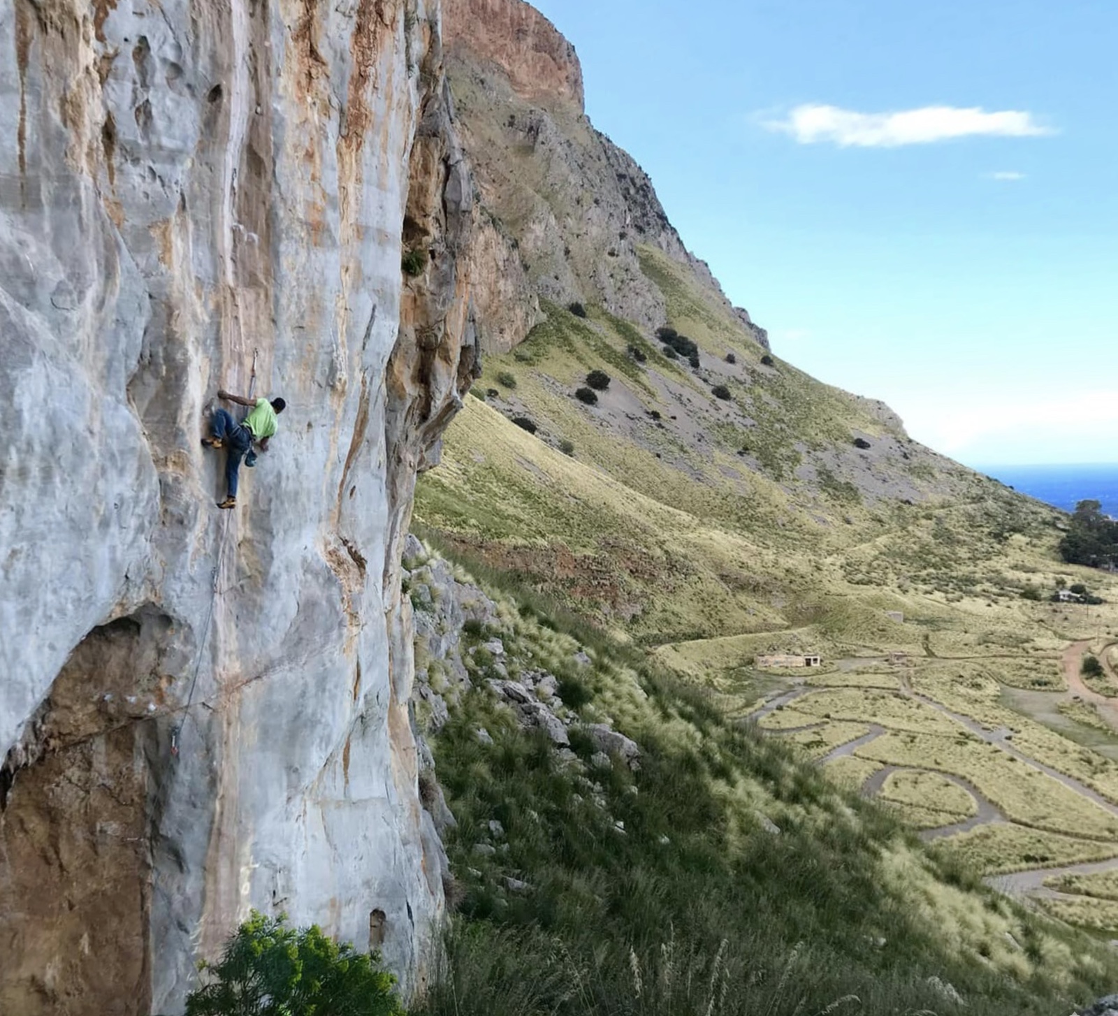 Dario DG on Sponge Bob (7c), alla Grotta degli Svizzeri