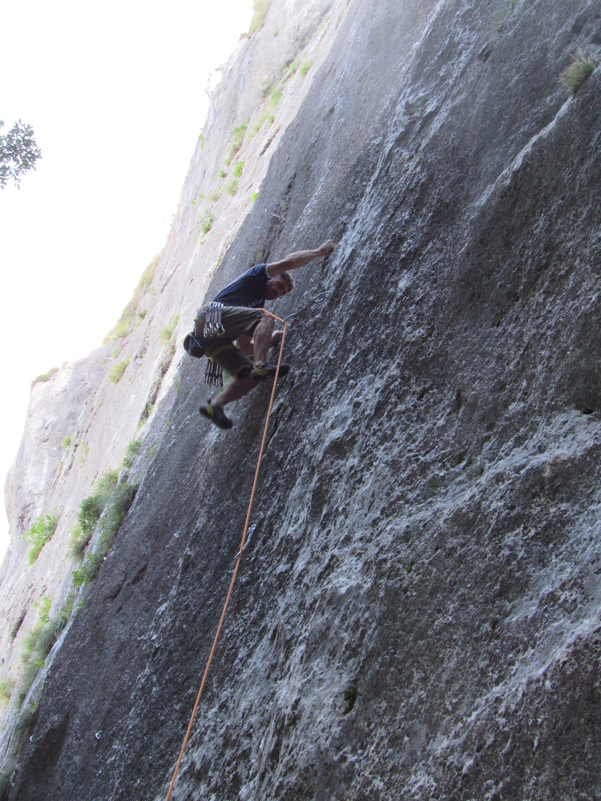 Raffaele on Riboulder (6c+), in Fonte Avellana
