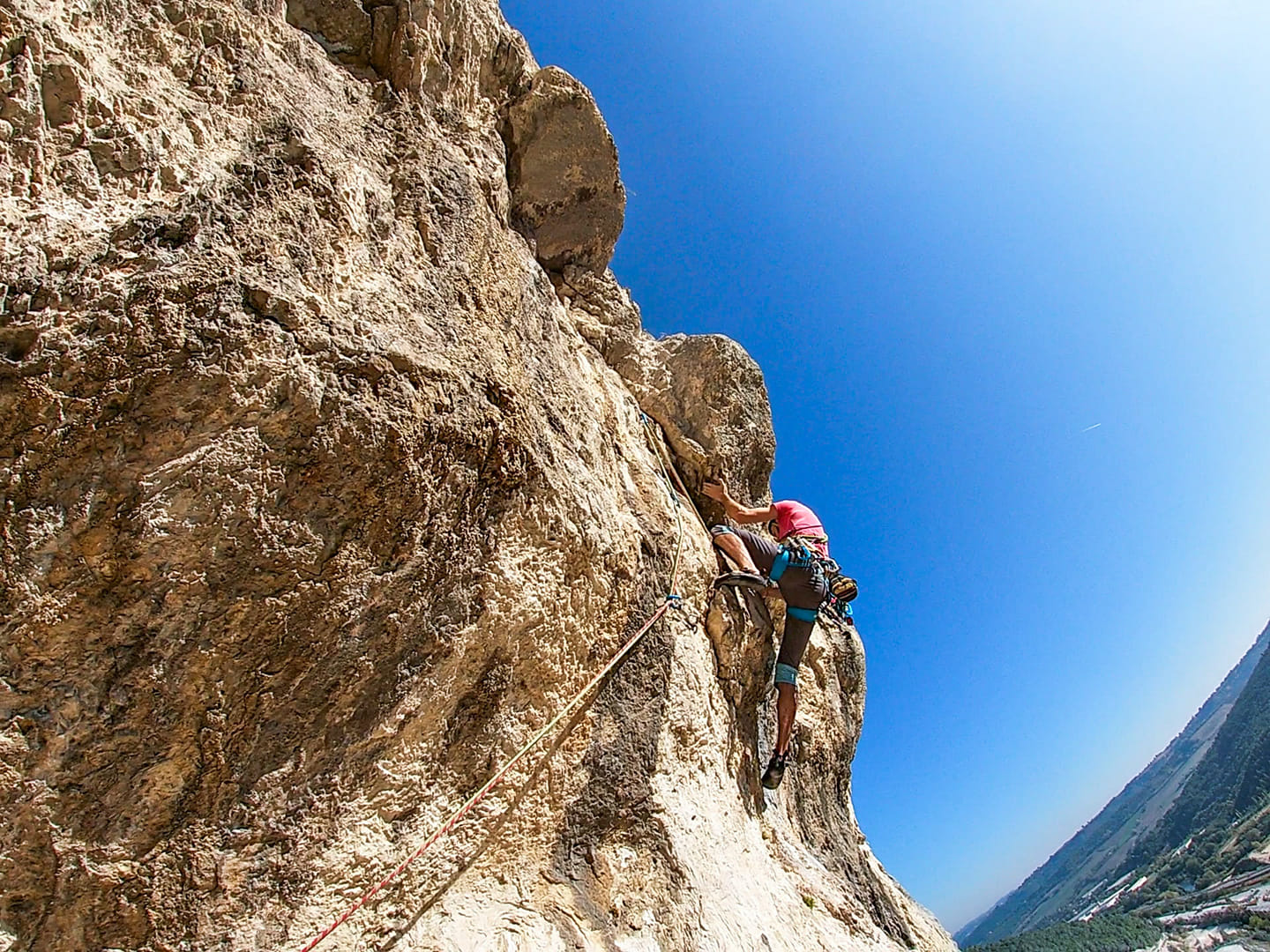 Manuel Valenti at the second pitch of Opec 80 (6c), Paretone Oggioni