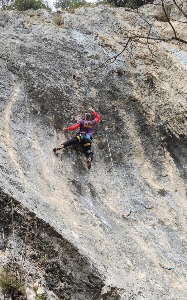 Moai: Neil Agostinelli on Captagon (8a)