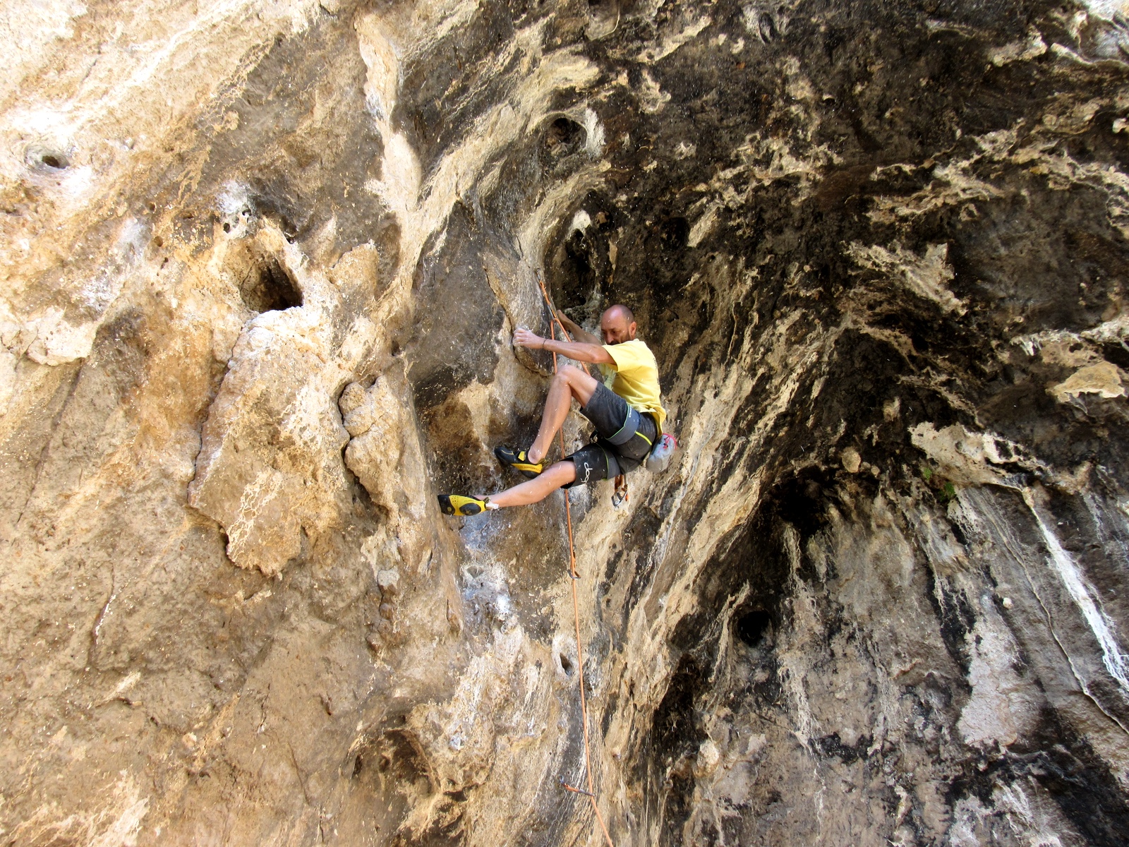 Sperlonga - Fabrizio Peri on Carie