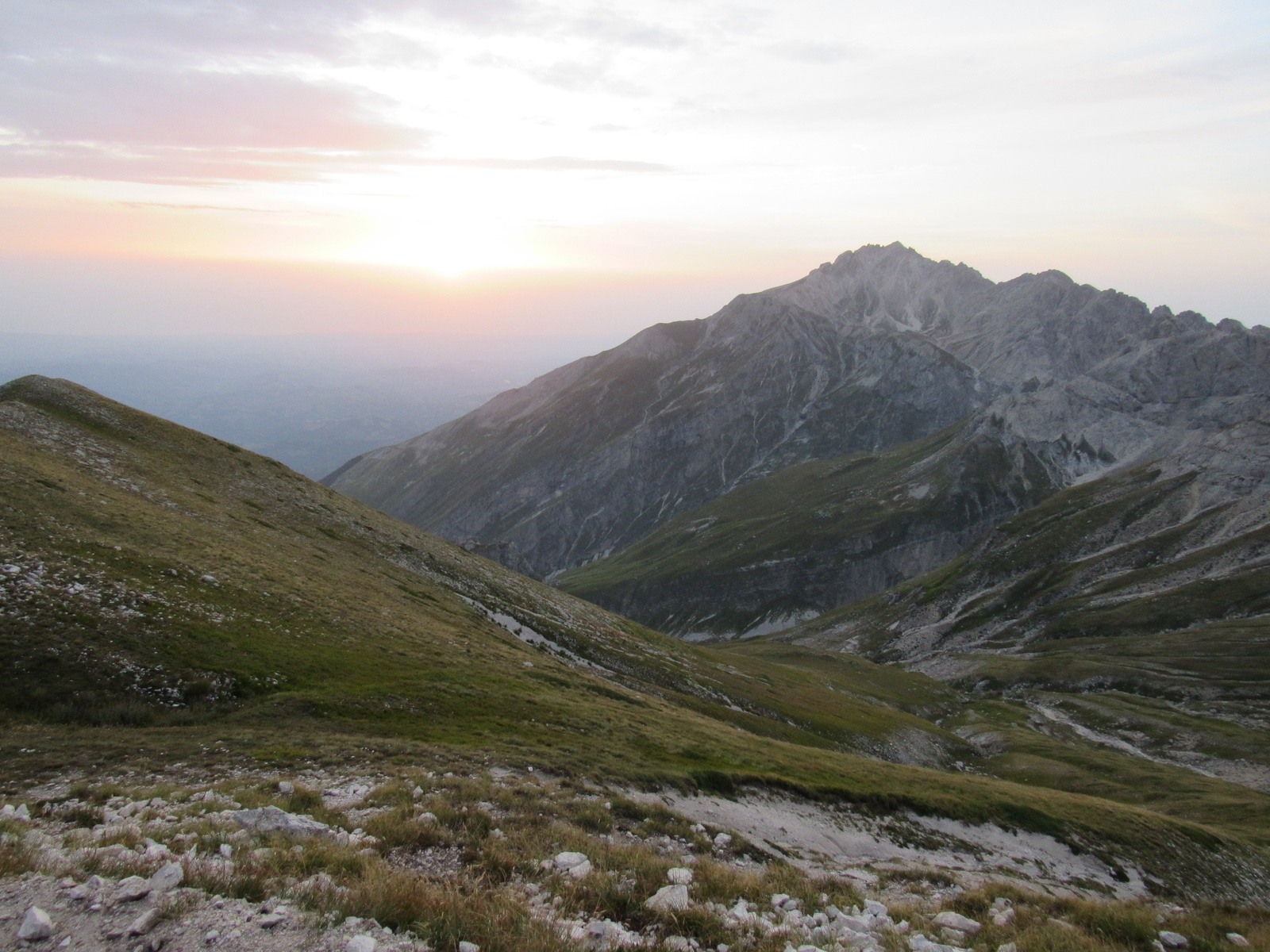 Gran Sasso National Park: Torri di Casanova and the ridge to Mount Infornace