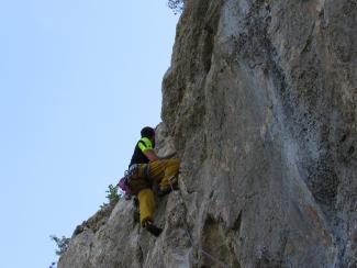 Aaron Golinucci on Felce e mirtillo (6a+)