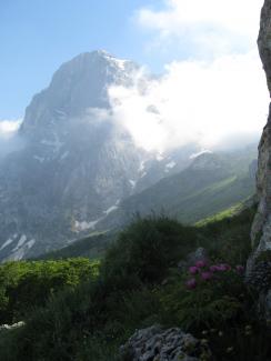 The Gran Sasso mountain from the Arapietra crag