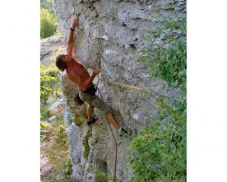 Guglielmo Fornari on Pilastro Giulia (6c+/7a)
