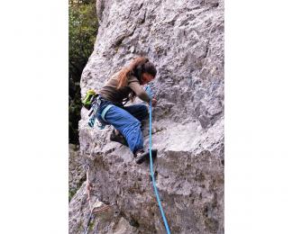 Flavia Di Vito on Mordor (7a+)