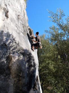 Kristian De Marchi at the crux of Nada Mas (7a)