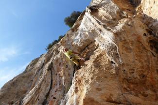On Schizzechea,  Lo Specchio, in Finale