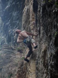 Gole del Salinello - Gola Profonda: Camillo Troisi on A fior di pelle (6c+/7a)