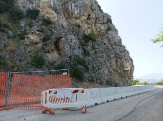 Civitella del Tronto - Start of the 'emergency path' for falling rock danger